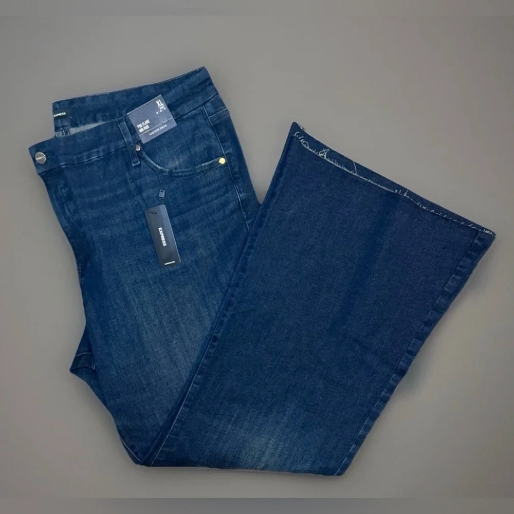 NWT Express Jeans Womens Blue 70s Flare Mid Rise Stretch Denim XL Short 38x31